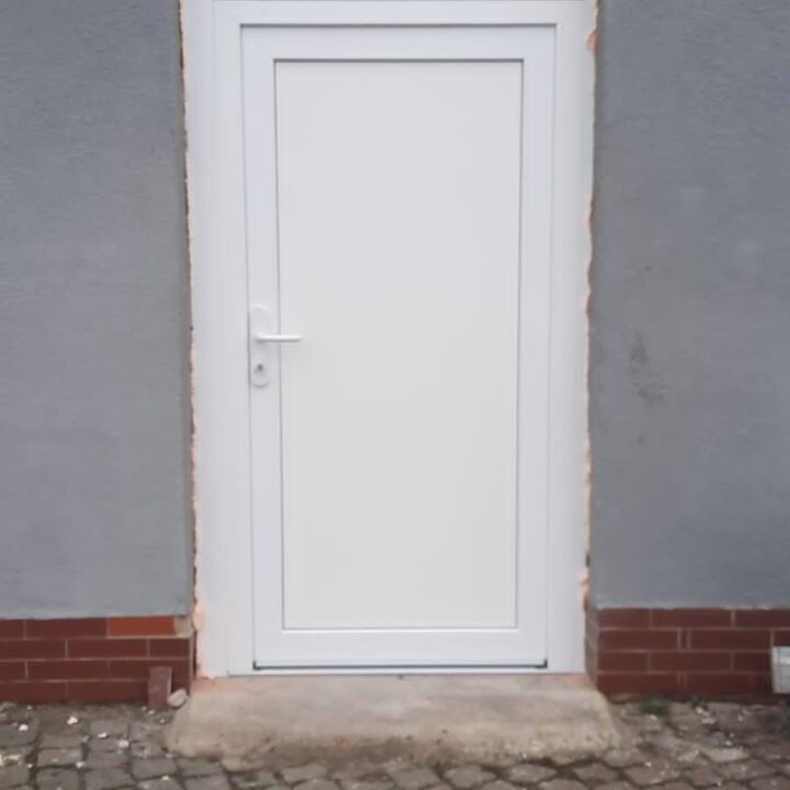 Vchodové dveře